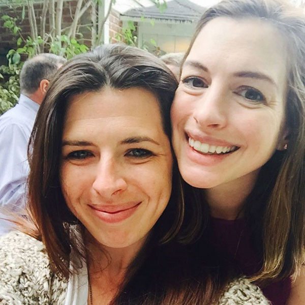 Anne Hathaway Reunites With Princess Diaries Co Star E News